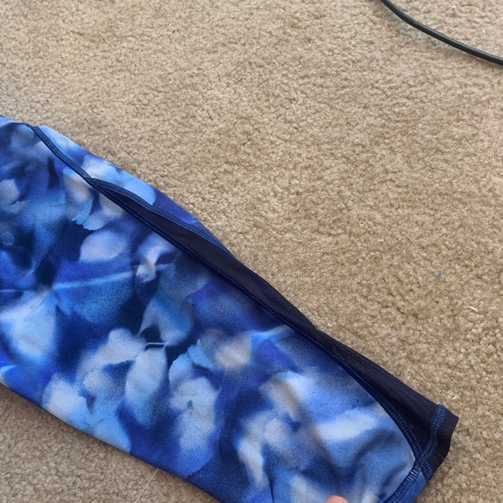 Lululemon blue train times crop 17” leggings - Picture 6 of 7